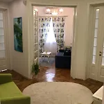 Victoria Luxury 11