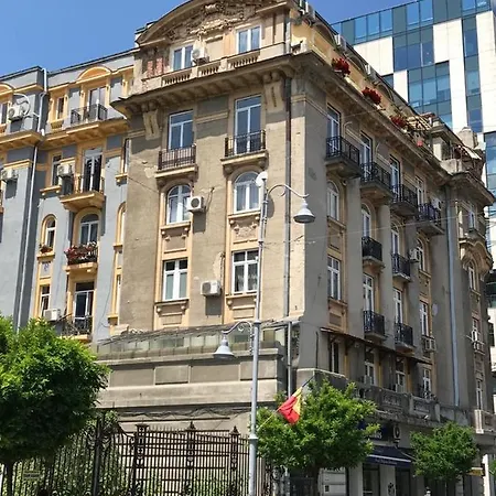 Victoria Luxury 11 *