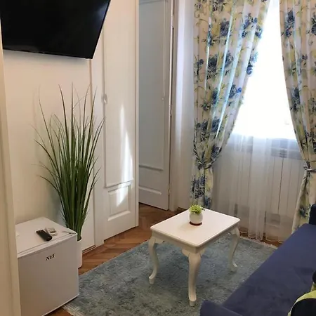 Victoria Luxury 11 Apartment