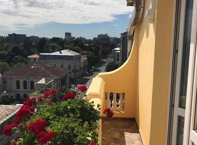 Victoria Luxury 11 *