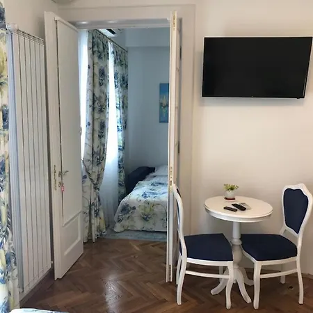 Victoria Luxury 11 * בוקרשט