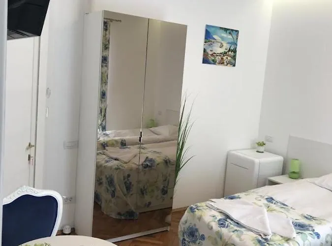 Апартаменты Victoria Luxury 11 *